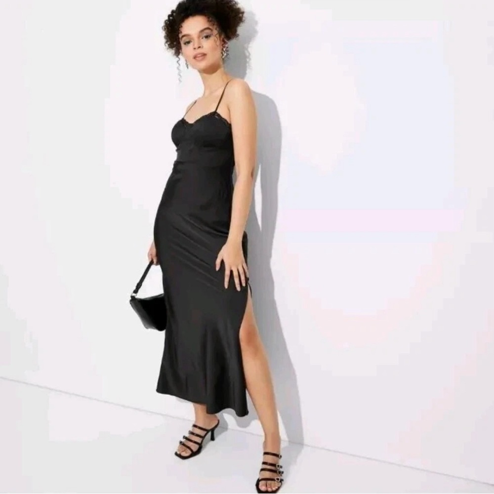 Wild Fable Women’s Lace Trim Midi Slip Dress Fitted Lightly Padded Bra Black S